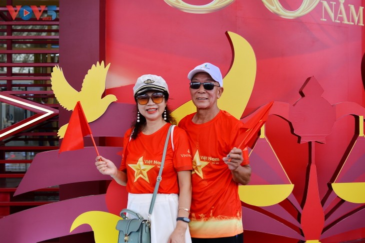 Hơn 2 vạn người mặc áo cờ đỏ sao vàng tại giải chạy “Việt Nam tôi đó“ - ảnh 7