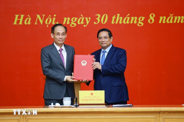 Lê Hoài Trung nommé ministre des Affaires étrangères par intérim - ảnh 2