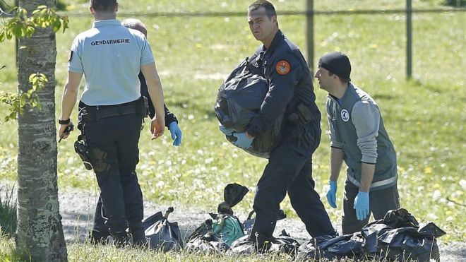 Basque separatists begin weapons handover - ảnh 1