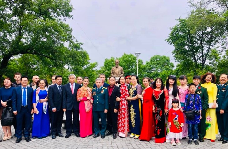 Bust of President Ho Chi Minh inaugurated in Russia’s Vladivostok city - ảnh 1