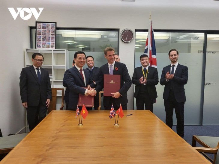 Vietnam, UK enhance cooperation in digital economy, digital transformation - ảnh 1