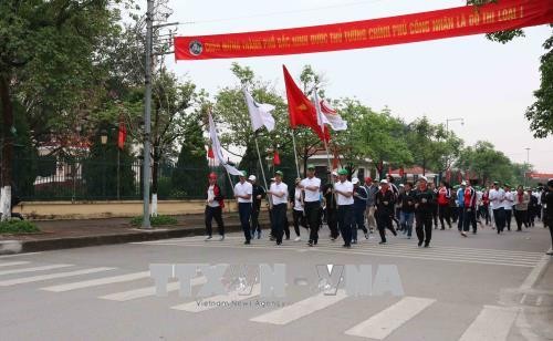 Marathon à Bac Ninh en l’honneur des jeux asiatiques 2018 - ảnh 1