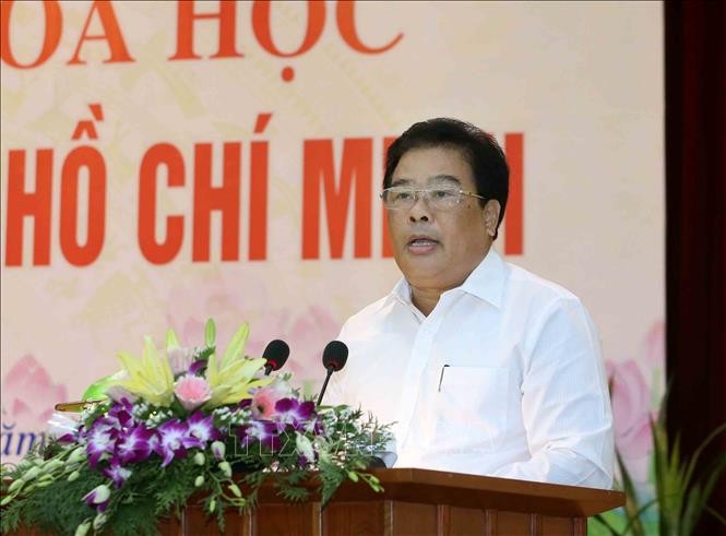 Colloque « Suivre l’exemple du président Hô Chi Minh » - ảnh 1