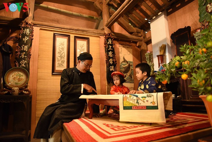 L’ao dai pour homme remis au goût du jour - ảnh 9