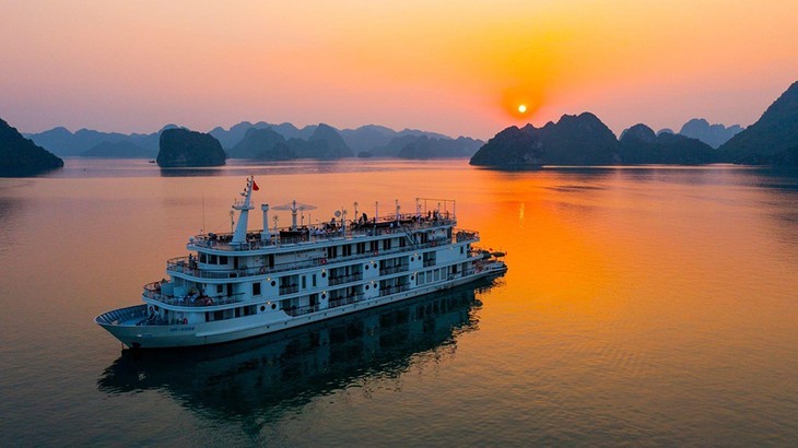 La baie d'Ha Long dans le top 25 des meilleures destinations au monde - ảnh 6