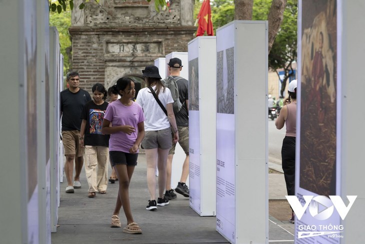 Le retour des touristes étrangers à Hanoi - ảnh 9