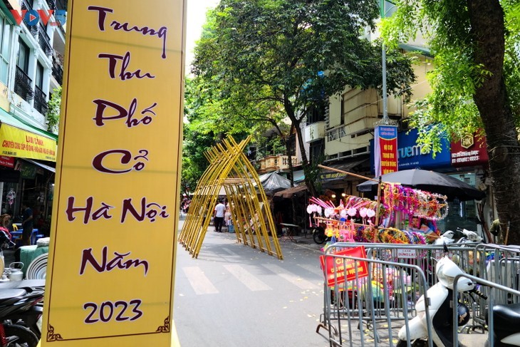 Hanoi en fête pour la célébration de la mi-automne - ảnh 2