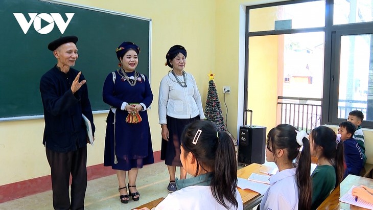 Les «trésors vivants» de la culture folklorique de Yên Bai - ảnh 2