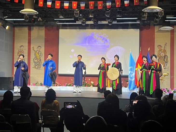 Soirée culturelle de Bac Ninh - Kinh Bac en France - ảnh 1