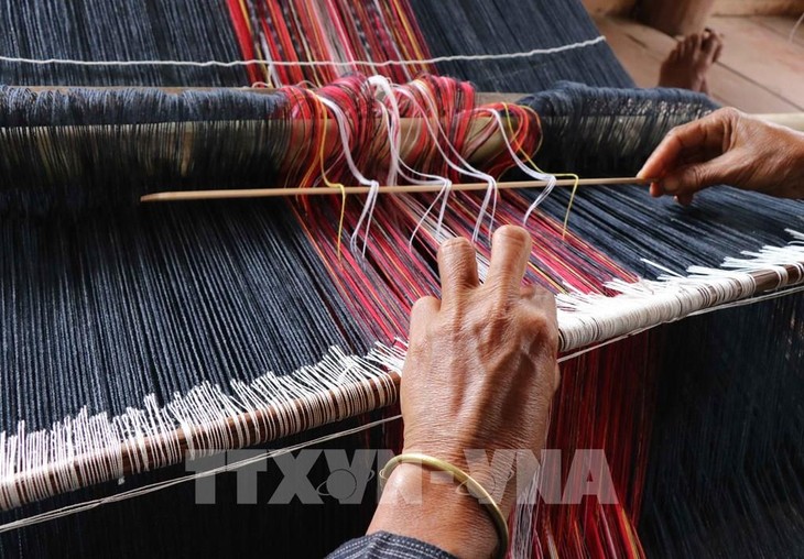 Le tissage traditionnel des Banars - ảnh 2