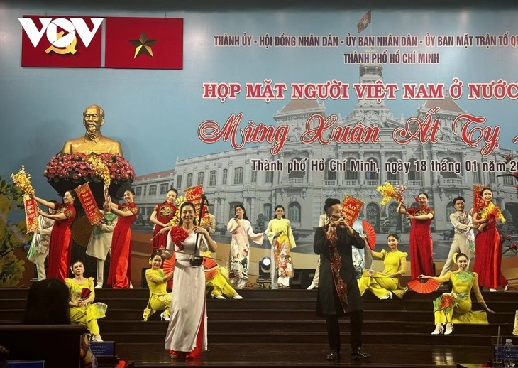 Hô Chi Minh-Ville: la diaspora vietnamienne célèbre le Nouvel An lunaire - ảnh 1