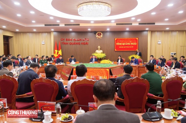 Pham Minh Chinh à Quang Ngai: cap sur la transformation et le développement durable - ảnh 1