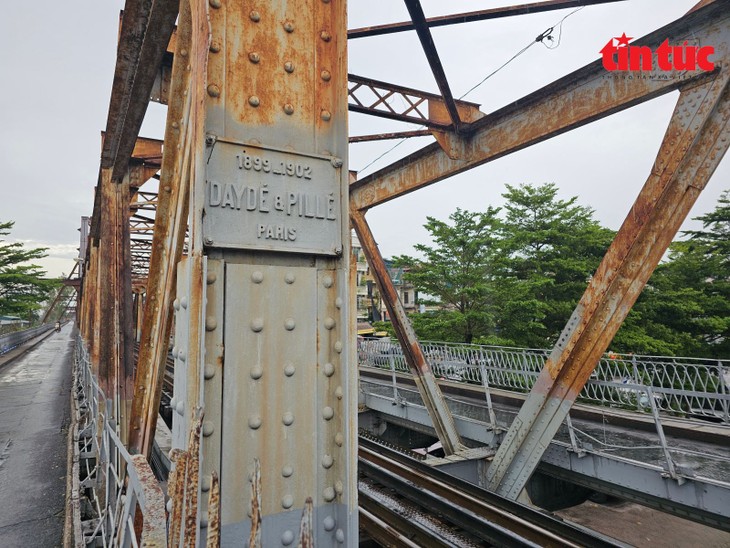 La France finance une étude pour la rénovation du pont Long Biên - ảnh 1