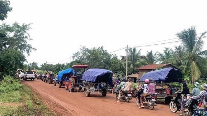 Tensions frontalières: vols interdits au Cambodge, écoles fermées en Thaïlande - ảnh 1