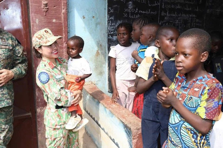 Vu Thi Liên: «Mon parcours est celui de la responsabilité, du partage et de la foi dans les valeurs durables de la paix” - ảnh 7