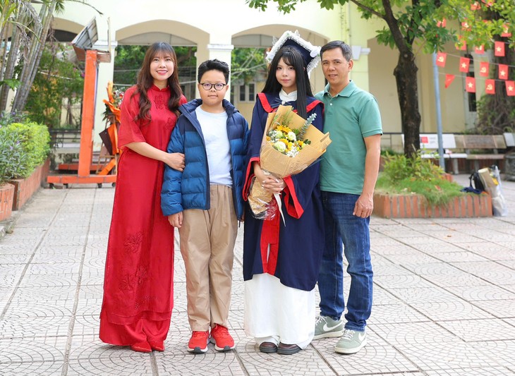 Vu Thi Liên: «Mon parcours est celui de la responsabilité, du partage et de la foi dans les valeurs durables de la paix” - ảnh 9