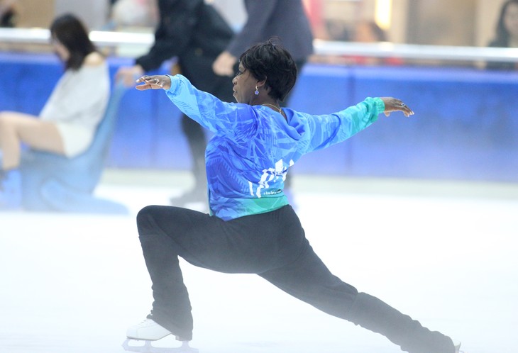Surya Bonaly sur la glace vietnamienne - ảnh 3