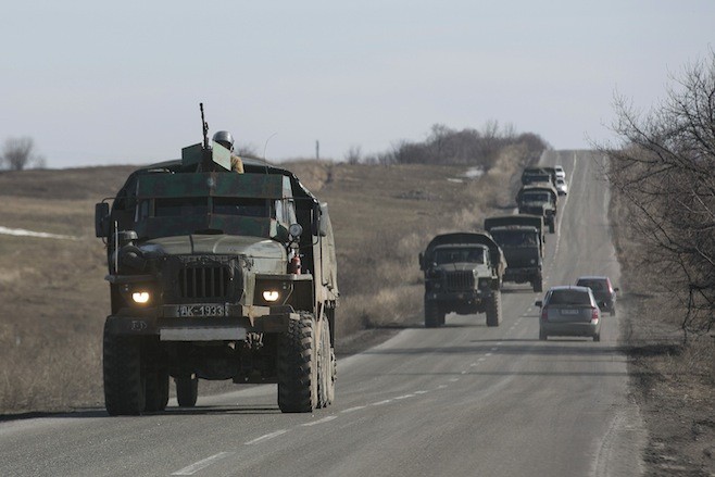 Separatists in Ukraine announce pullback of heavy weapons - ảnh 1