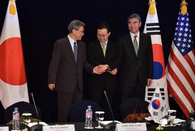 RoK, Japan, US discuss DPRK nuclear program - ảnh 1