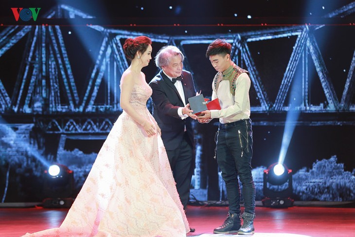 Spectaclular closing ceremony of Hanoi International Film Festival  - ảnh 2