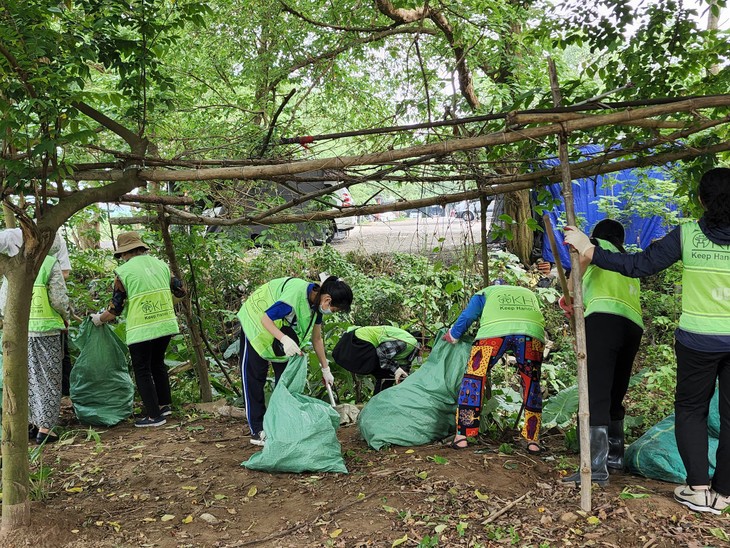 Every day, Earth Day, Keep Hanoi Clean makes a difference  - ảnh 1