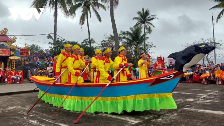 Quang Binh fishermen begin new fishing season    - ảnh 1