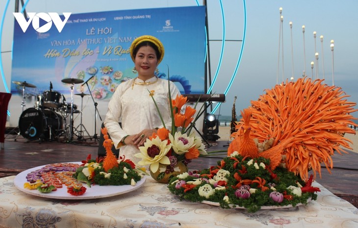 Festivals underway nationwide - ảnh 2