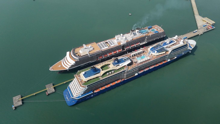  High-end vessels bring 4,700 foreign visitors to Quang Ninh - ảnh 1