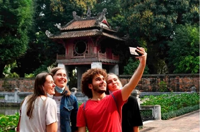 Vietnam offers 45-day visa waivers to citizens of another 12 countries - ảnh 1