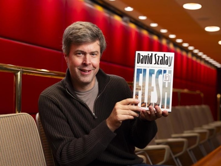 David Szalay wins Booker Prize with novel “Flesh” - ảnh 1