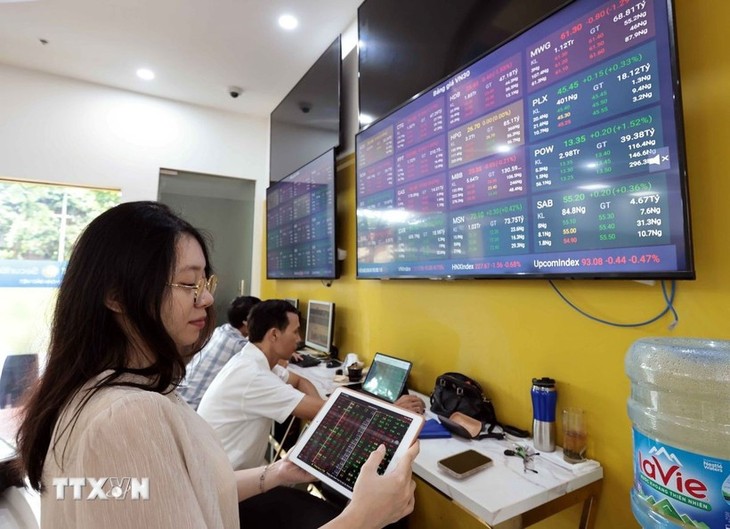 Vietnam stocks surge 41% in 2025 - ảnh 1