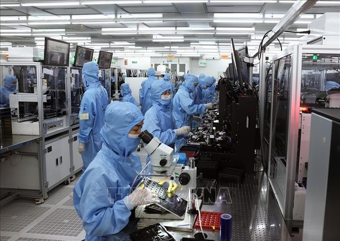 Vietnam emerges as model for FDI attraction in Asia: fDi Intelligence  - ảnh 1