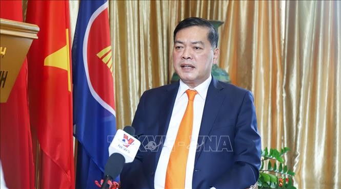 Vietnam dan Singapura Meningkatkan Hubungan Bilateral, Memperdalam Kemitraan Strategis - ảnh 1