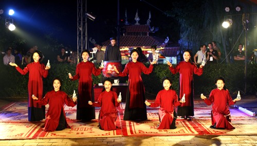 Melestarikan dan Mengembangkan Nilai-nilai yang Khas dari Nyanyian Xoan - Warisan Budaya Takbenda  Umat Manusia - ảnh 1