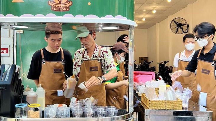 Memperkenalkan Kopi Garam dan Sepeda Umum di Vietnam - ảnh 1