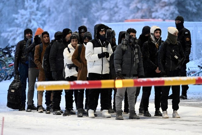 Finlandia Esahkan RUU yang Kontroversial tentang Mengizinkan Deportasi Migran - ảnh 1