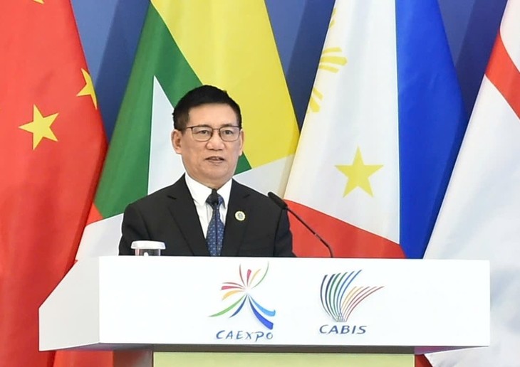  Deputi PM Vietnam, Ho Duc Phoc Hadiri Upacara Pembukaan CAEXPO dan CABIS ke-21 - ảnh 1