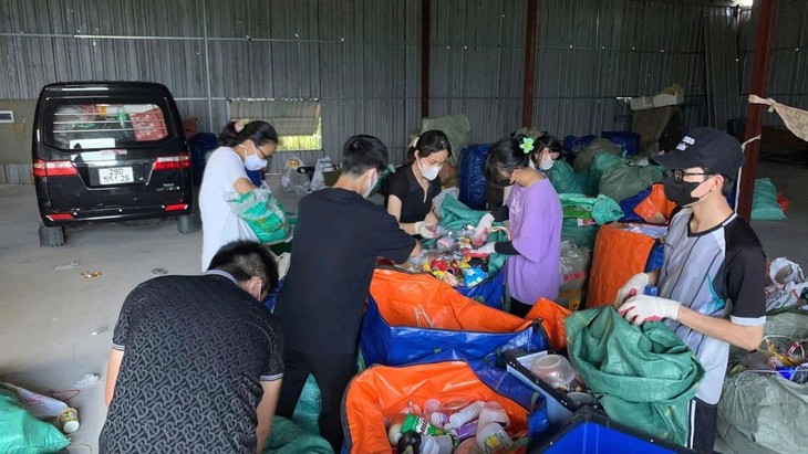 Anak muda Hanoi Sebarkan Gaya Hidup Hijau - ảnh 1