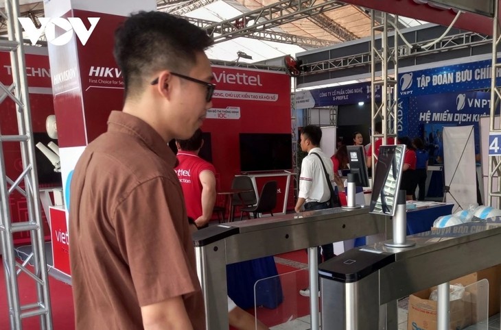 Provinsi Khanh Hoa Melakukan Transformasi Digital untuk Mengabdi Wisatawan, Meningkatkan Pengalaman - ảnh 2