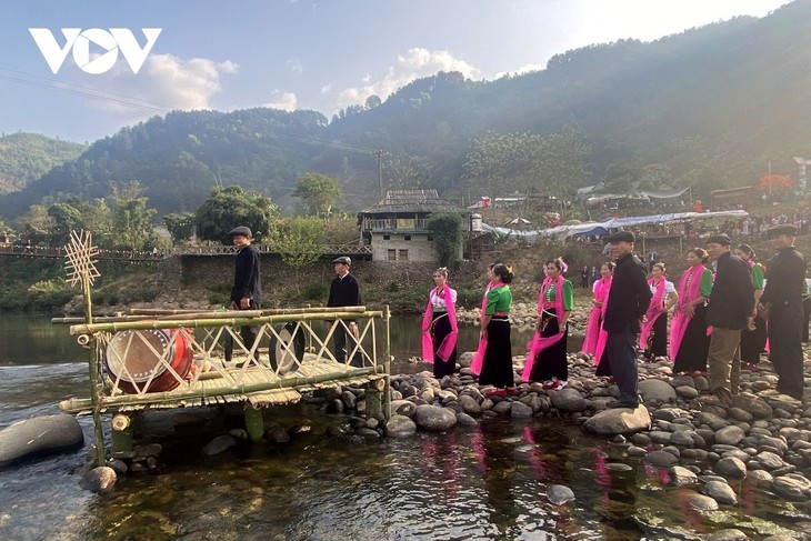 Festival Xoe Chieng – Menghubungkan Warna Budaya di Provinsi Lai Chau - ảnh 2