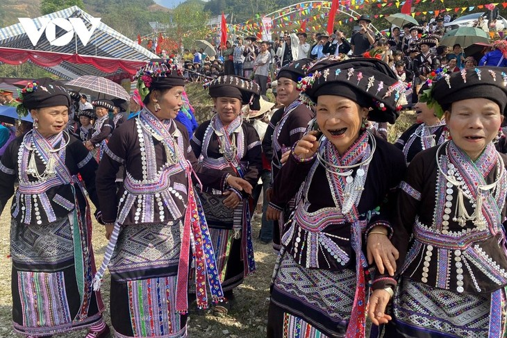 Festival Xoe Chieng – Menghubungkan Warna Budaya di Provinsi Lai Chau - ảnh 4