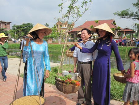 ຊາວ Thuy Thanh ກະກຽມ ”ງານບຸນຕະຫຼາດບ້ານນາ”  - ảnh 1