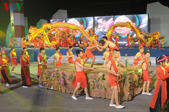 Carnaval Ha Long ເຕັມໄປດ້ວຍສີສັນຫຼາກຫຼາຍ - ảnh 6