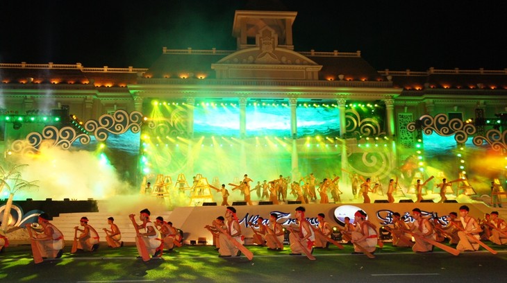 ພິທີອັດງານ Festival ທະເລ ຍາຈາງ ປີ 2013 - ảnh 1