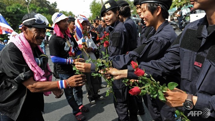 ຄວາມເຄັ່ງຕຶງຢູ່ໄທຫລຸດລົງ - ảnh 1