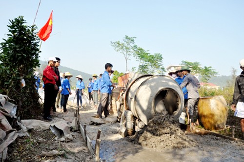 ຊາວກວາງຈີ້ ຮ່ວມແຮງຮ່ວມໃຈກໍ່ສ້າງຊົນນະບົດໃໝ່ - ảnh 1