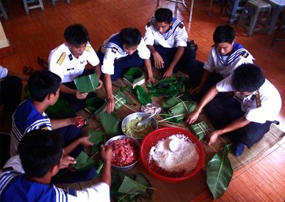 ບັນຍາກາດຕ້ອນຮັບບຸນປີໃຫມ່ປະຈຳຊາດຂອງທະຫານແລະປະຊາຊົນຢູ່ເຂດໝູ່ເກາະທີ່ຫ່າງໄກ - ảnh 2