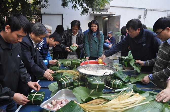 ປະຊາຄົມຊາວຫວຽດນາມ ອາໄສຢູ່ປະເທດຕ່າງໆ ຕ້ອນຮັບບຸນປີໃໝ່ ປະຈຳຊາດ - ảnh 1