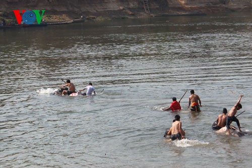 ຊ້າງ ບ້ານດົນ ແຂ່ງຂັນເຕະບານ - ảnh 8