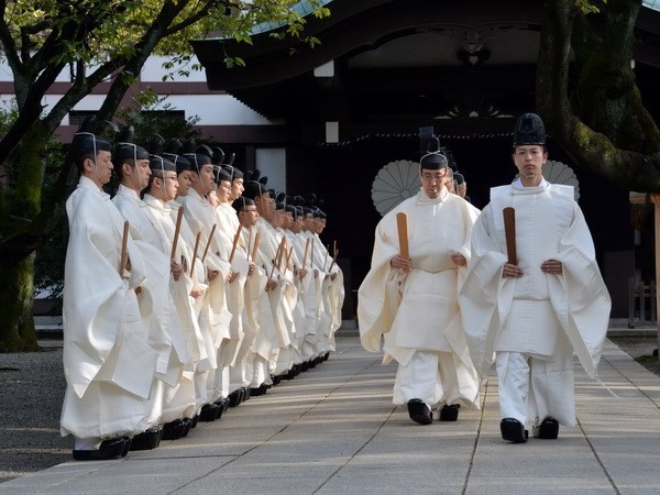 ນາຍົກລັດຖະມົນຕີຍີ່ປຸ່ນ Shinzo Abe ບໍ່ໄປ ໄຫວ້ອາໄລຢູ່ວິຫານ Yasukuni - ảnh 1